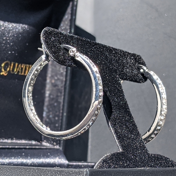 🔖🇨🇦 💎 SWAROVSKI® CRYSTALS INSIDE OUTSIDE HOOP EARRINGS WHITE GOLD OVERLAY - Picture 3 of 6